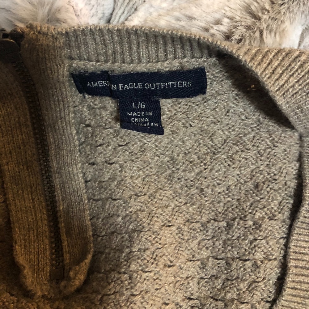 American Eagle Sweater